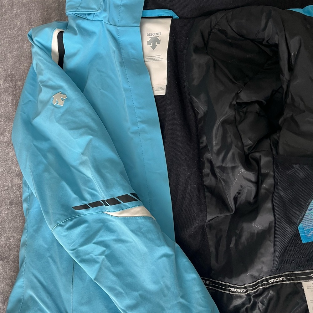 Descente High Performance Ski Jacket - Picture 10 of 13